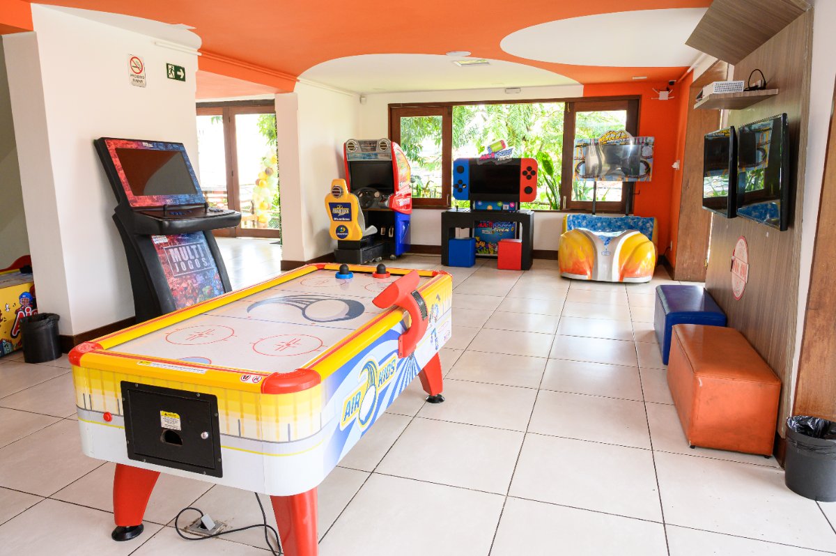Salão de jogos e fliperamas