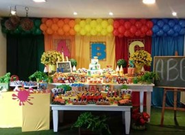 Opcionais: Grama, flores, bolo c/andares, personalizados, personalizados