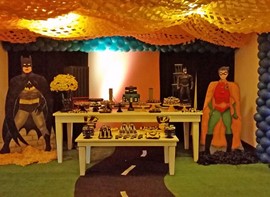 Mesa tema (opcionais trabalhos de teto e de chão e guloseimas)
