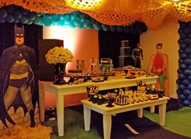 Mesa tema (opcionais trabalhos de teto e de chão e guloseimas)
