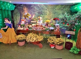 Opcionais: grama, tela e flores