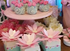 Pop cakes e caixinhas personalizadas (opcionais)