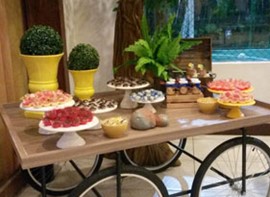 Mesa de doces auxiliar