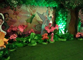 Cenário frontal com luz cênica e grama opcionais